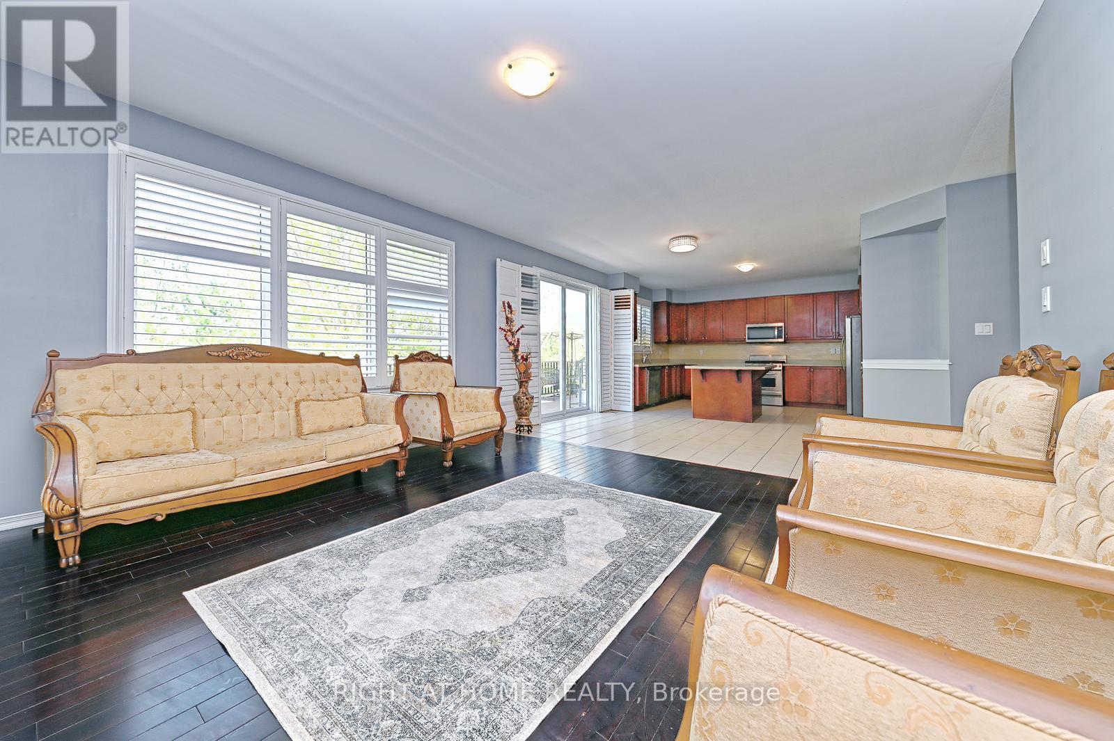 292 Falling Green Crescent, Kitchener, Ontario  N2R 0E9 - Photo 10 - X12937886