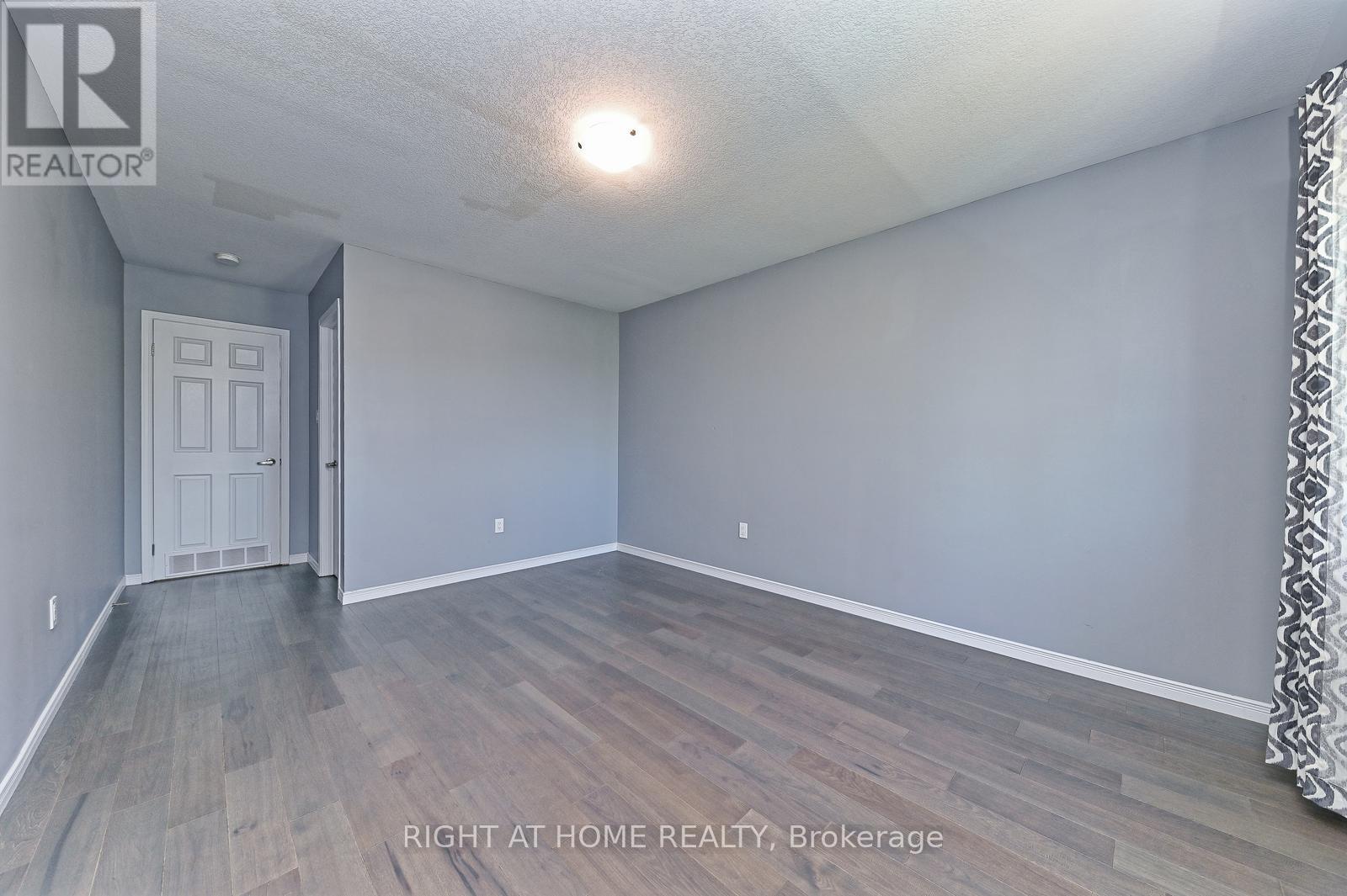 292 Falling Green Crescent, Kitchener, Ontario  N2R 0E9 - Photo 19 - X12937886