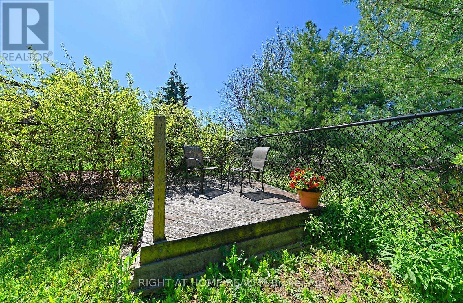 292 Falling Green Crescent, Kitchener, Ontario  N2R 0E9 - Photo 37 - X12937886