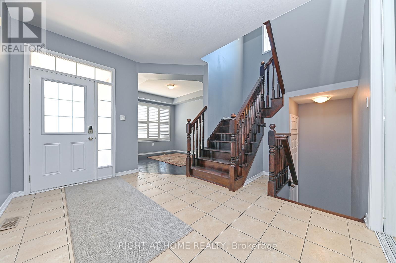 292 Falling Green Crescent, Kitchener, Ontario  N2R 0E9 - Photo 5 - X12937886