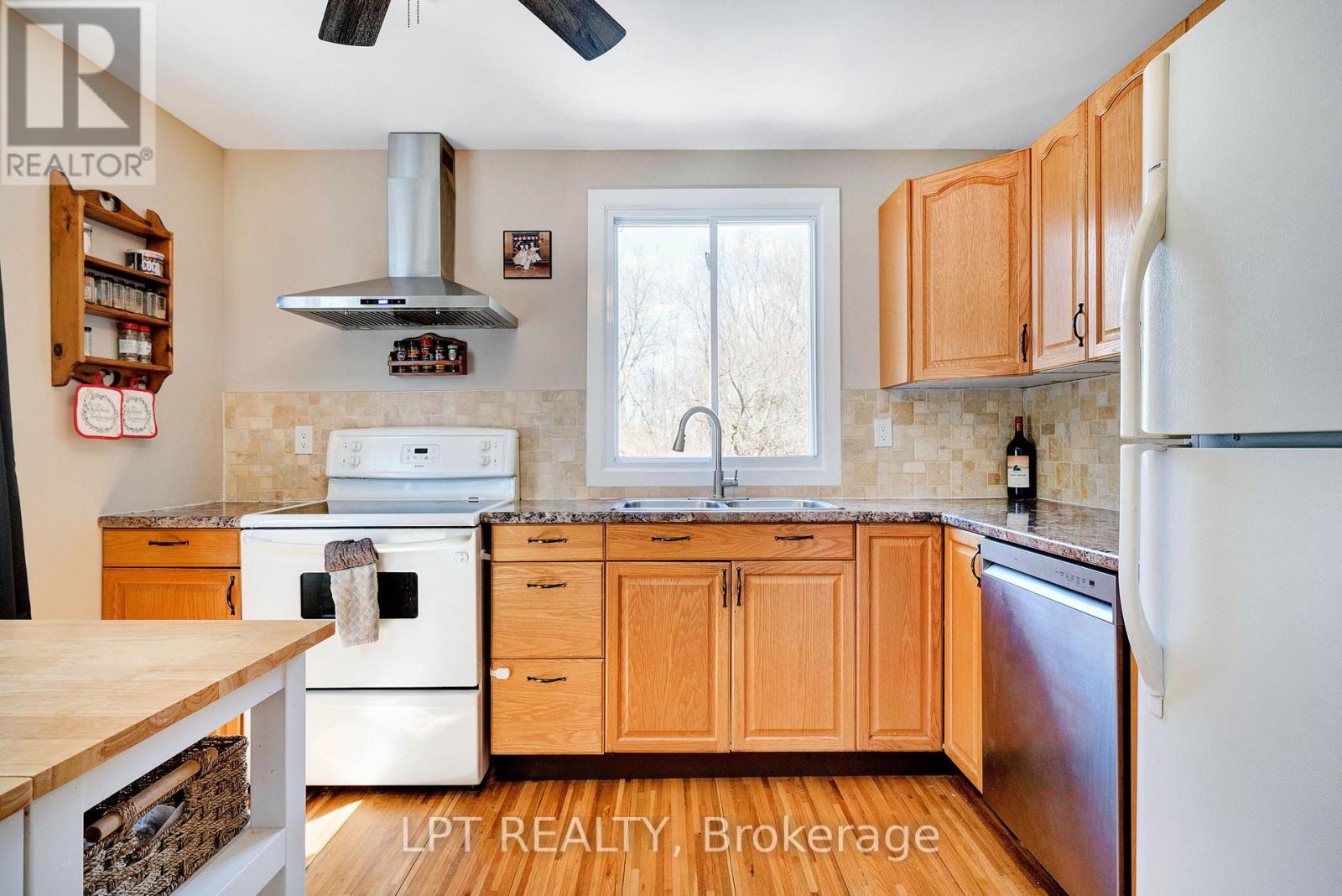 198 Munroe Street, West Elgin, Ontario  N0L 2P0 - Photo 14 - X12937920