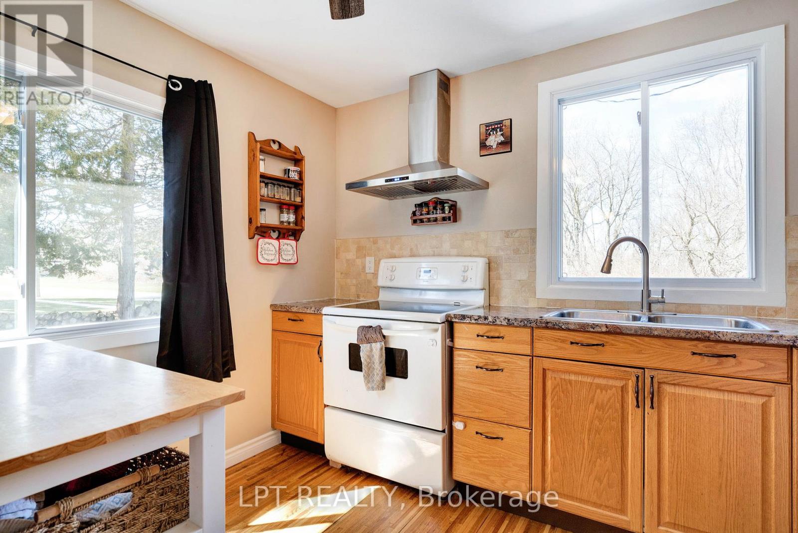 198 Munroe Street, West Elgin, Ontario  N0L 2P0 - Photo 17 - X12937920