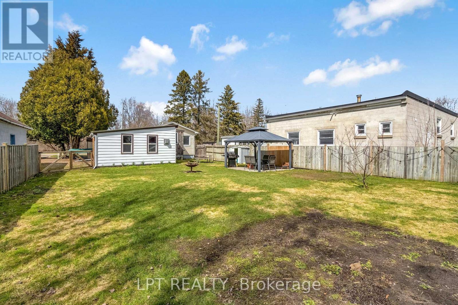 198 Munroe Street, West Elgin, Ontario  N0L 2P0 - Photo 30 - X12937920