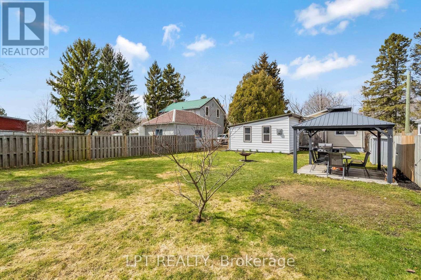 198 Munroe Street, West Elgin, Ontario  N0L 2P0 - Photo 34 - X12937920