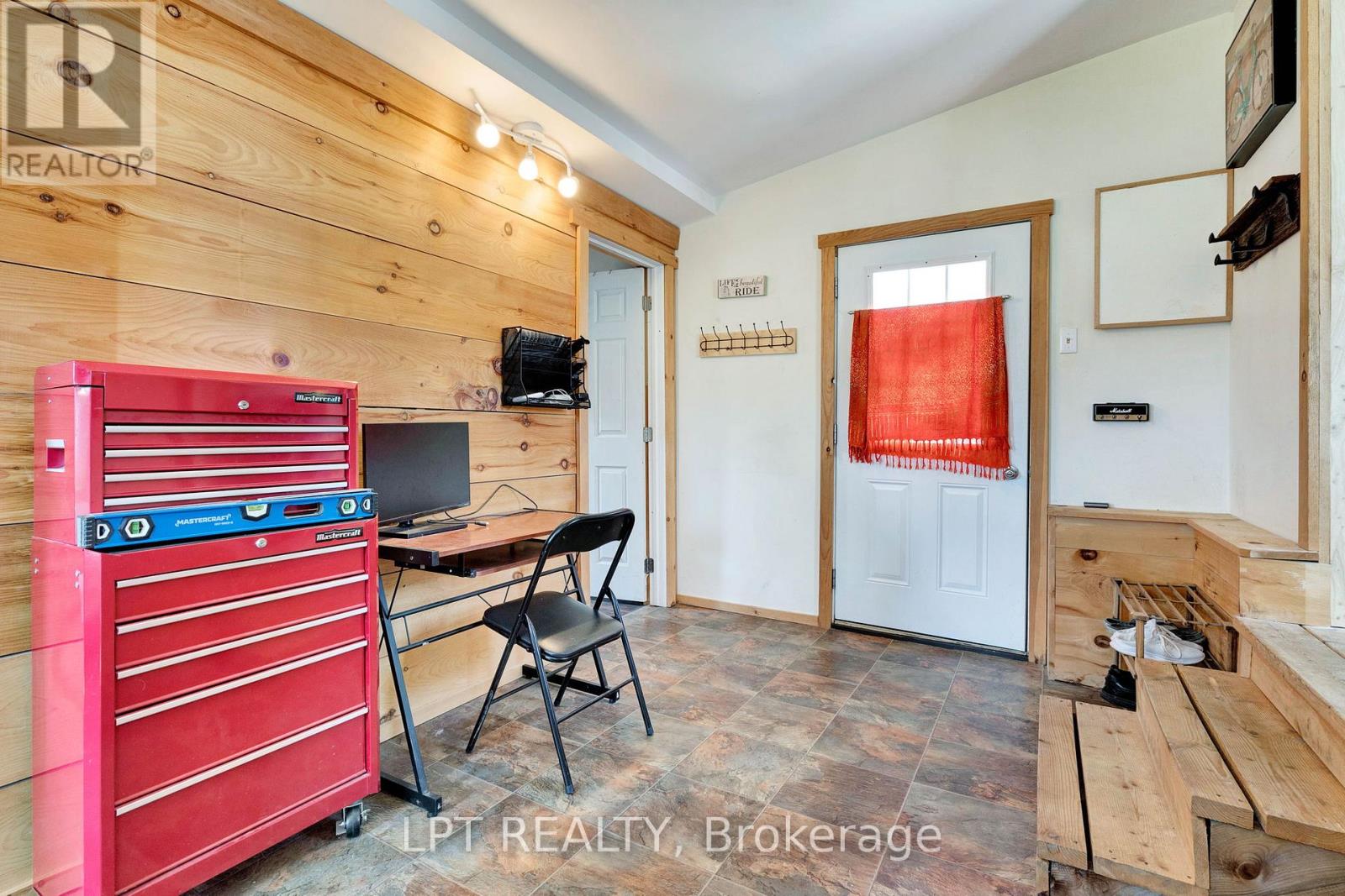 198 Munroe Street, West Elgin, Ontario  N0L 2P0 - Photo 4 - X12937920