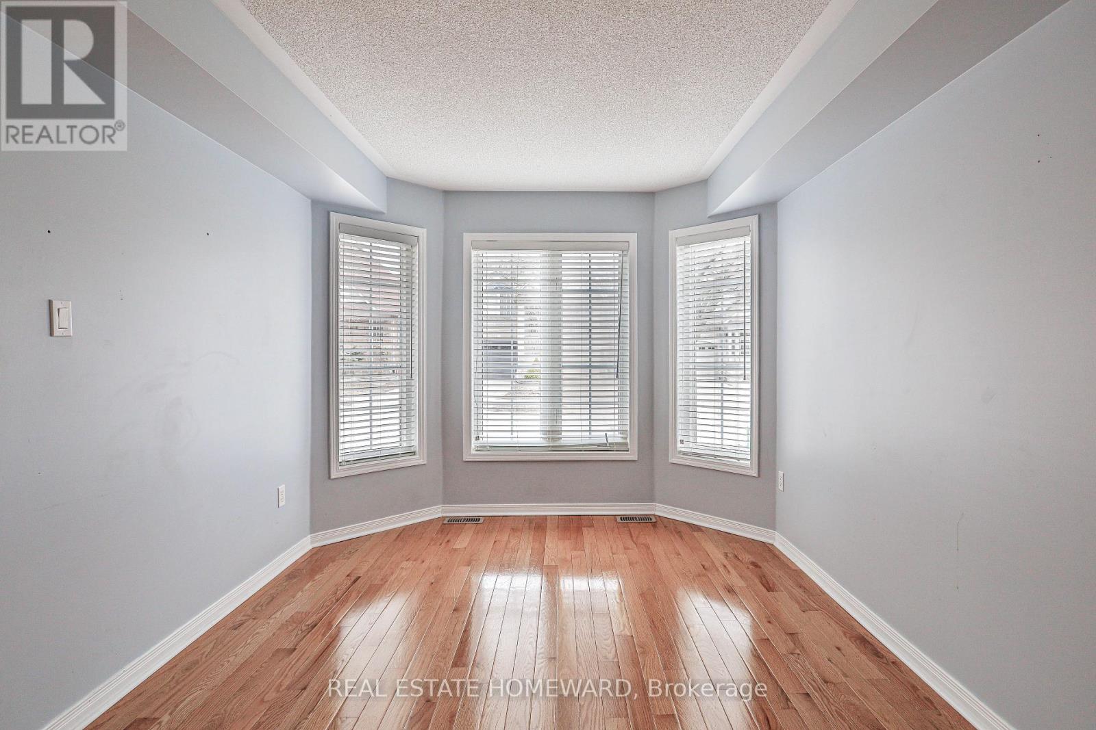 Main - 168 Wainscot Avenue, Newmarket, Ontario L3X 2X4 - Photo 5 - N12937910