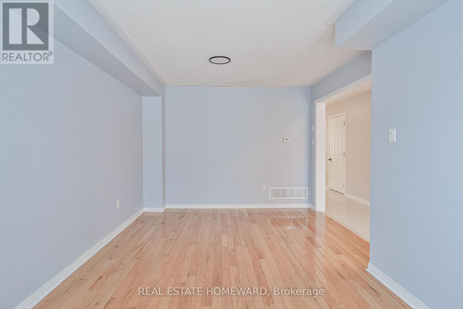 Main - 168 Wainscot Avenue, Newmarket, Ontario L3X 2X4 - Photo 6 - N12937910