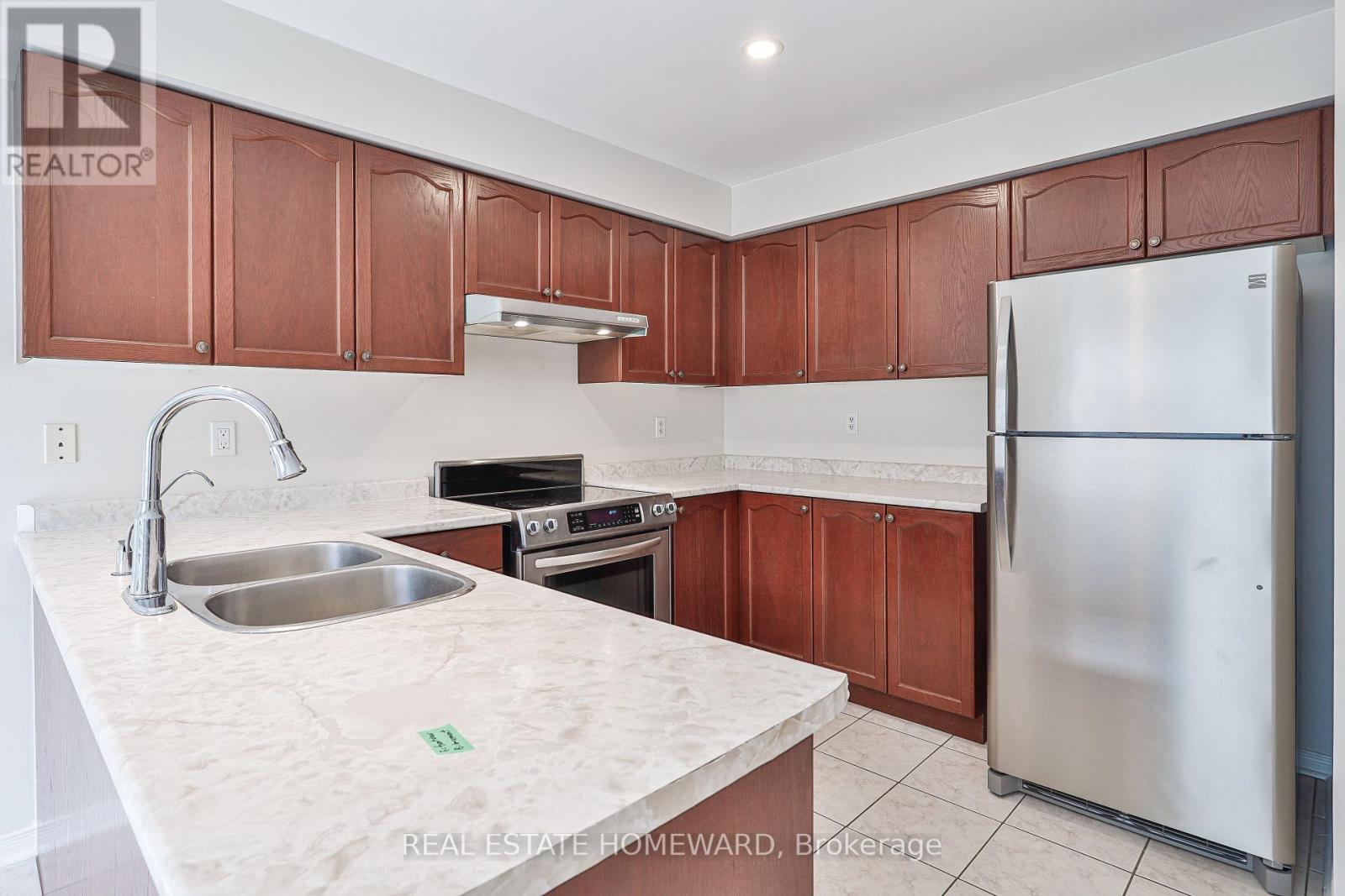 Main - 168 Wainscot Avenue, Newmarket, Ontario L3X 2X4 - Photo 8 - N12937910