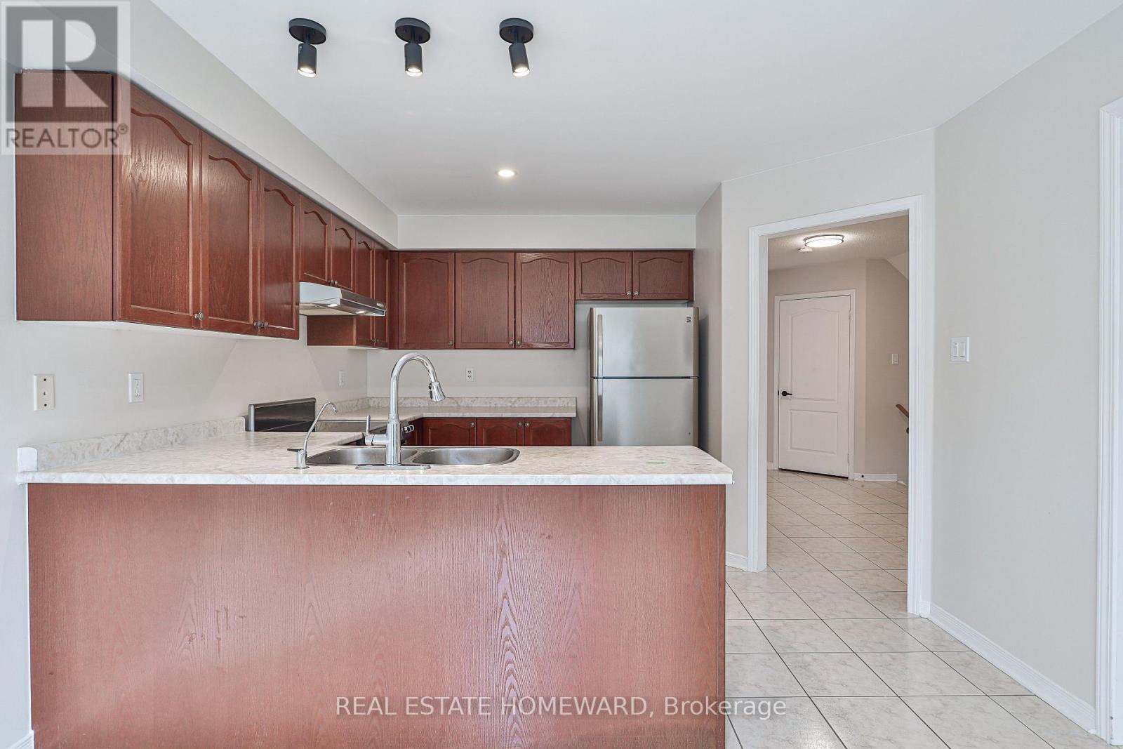 Main - 168 Wainscot Avenue, Newmarket, Ontario L3X 2X4 - Photo 9 - N12937910