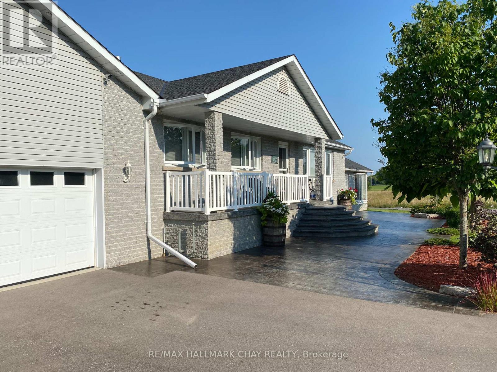24518 Mccowan Road, Georgina, Ontario L0E 1R0 - Photo 2 - N12937912