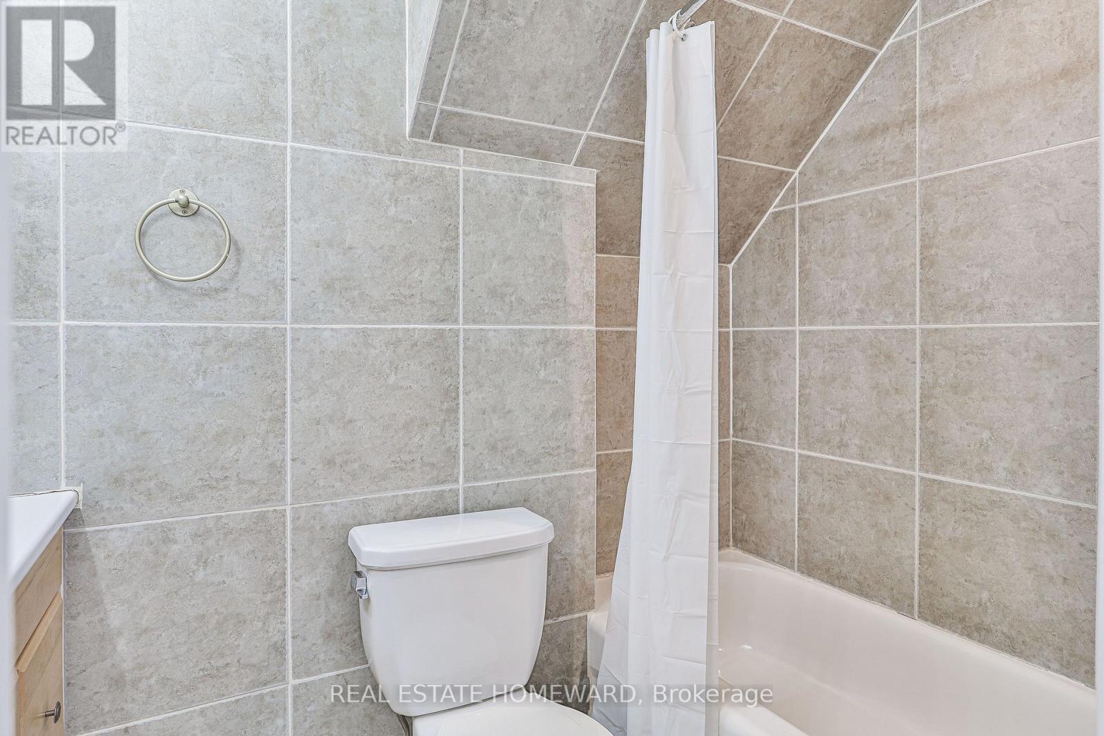 Lower - 168 Wainscot Avenue, Newmarket, Ontario L3X 2X4 - Photo 13 - N12937926