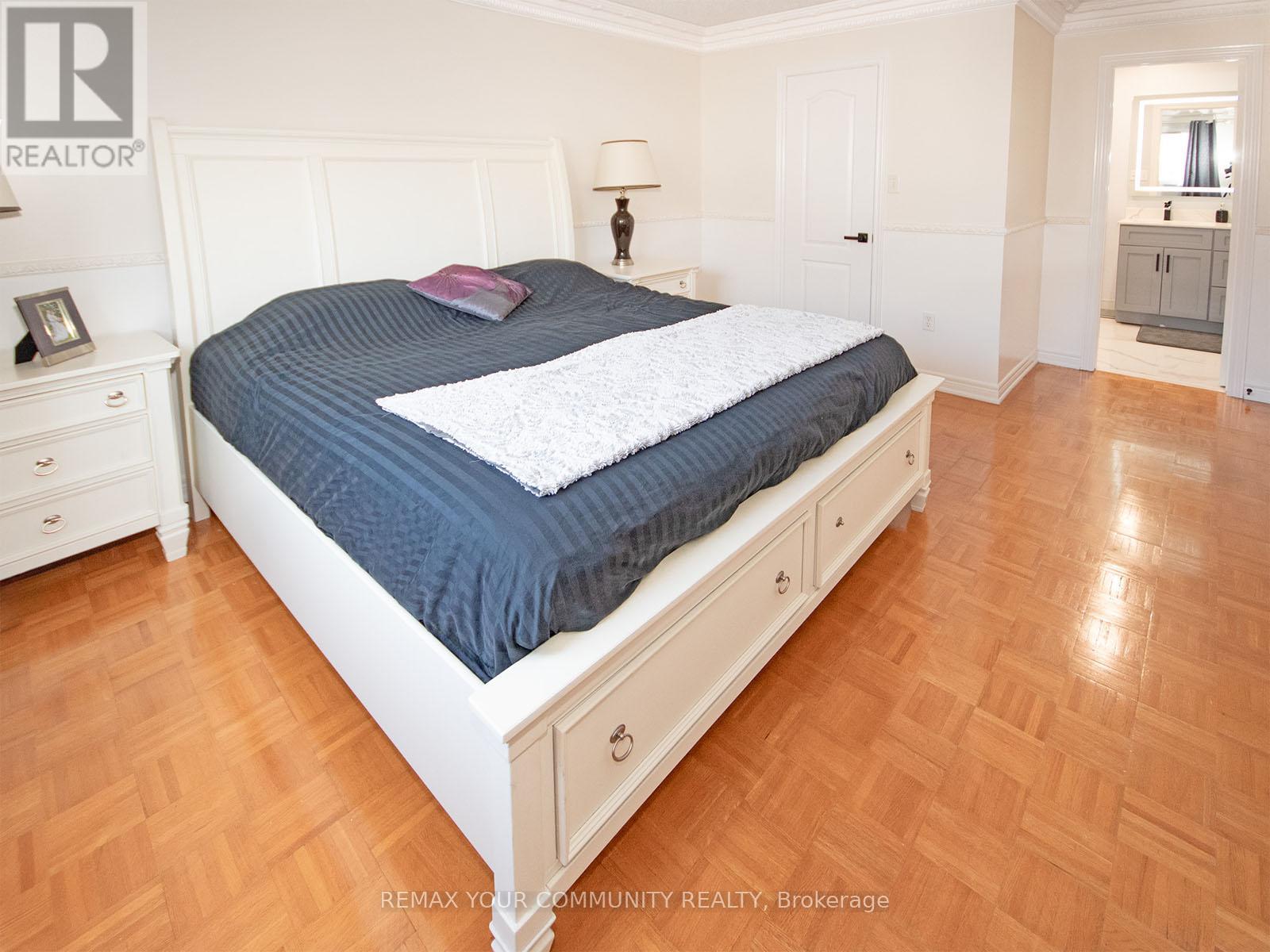 563 Mulock Court, Newmarket, Ontario  L3Y 5H1 - Photo 13 - N12937944