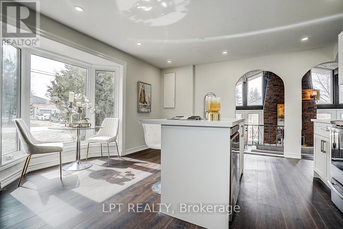 194 South Channel Drive, Georgina, Ontario  L4P 2N3 - Photo 12 - N12937954