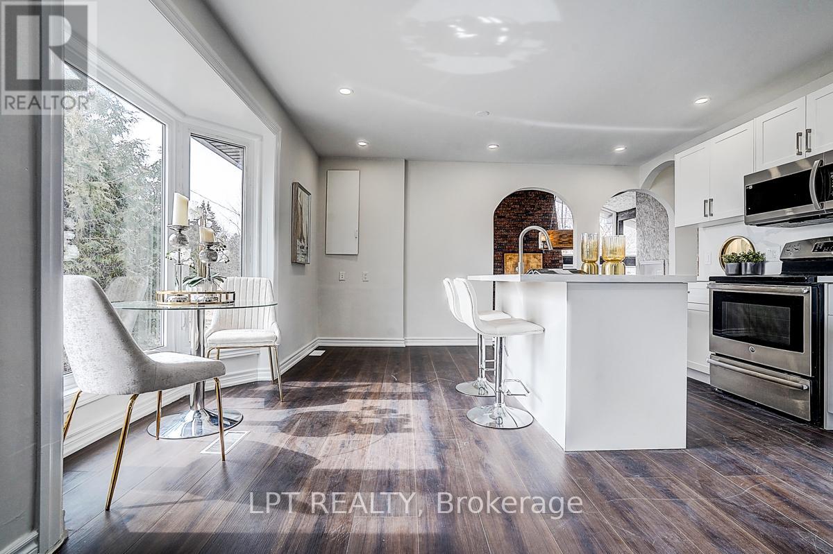 194 South Channel Drive, Georgina, Ontario  L4P 2N3 - Photo 2 - N12937954