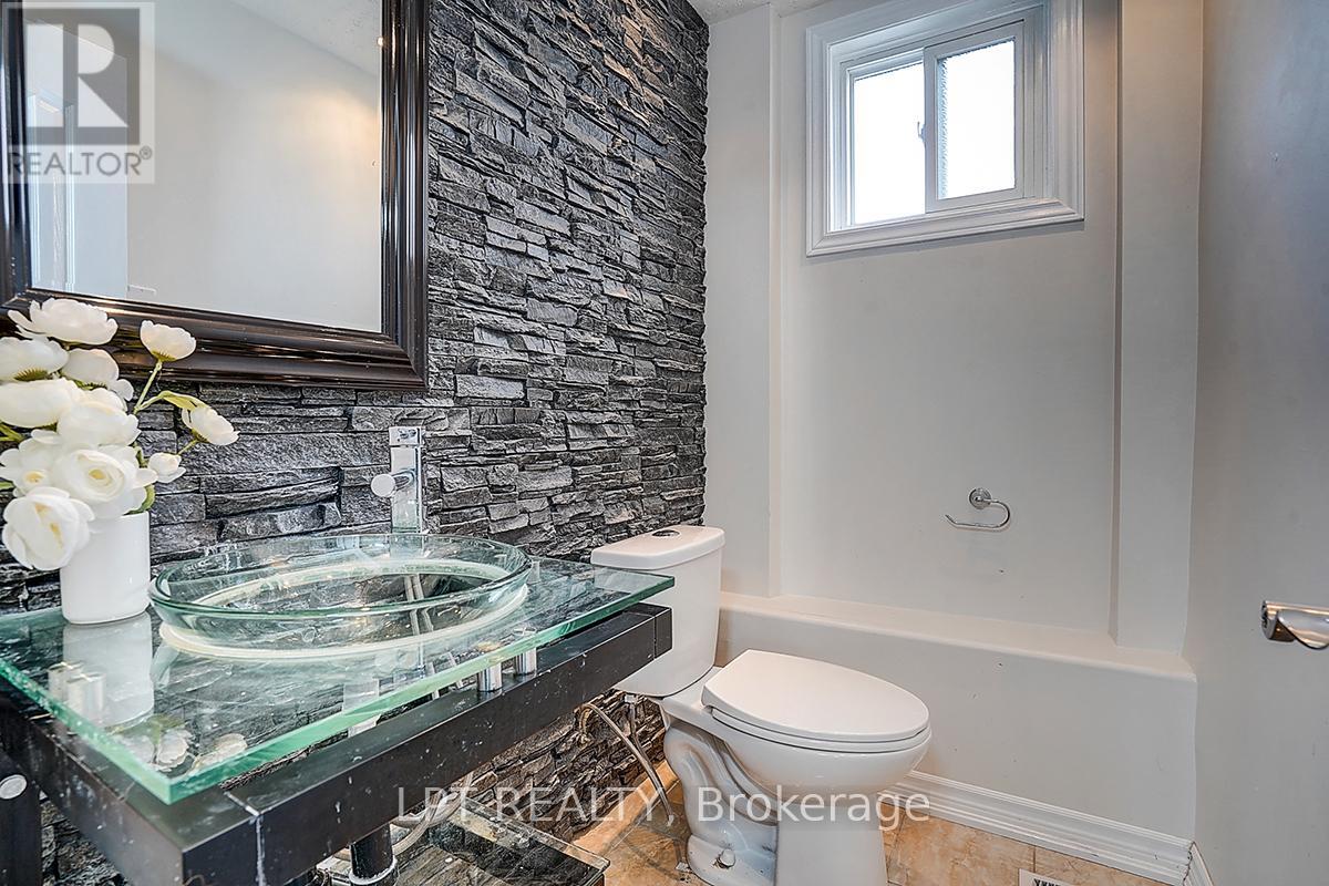 194 South Channel Drive, Georgina, Ontario  L4P 2N3 - Photo 24 - N12937954