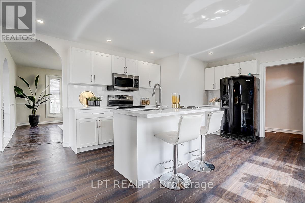 194 South Channel Drive, Georgina, Ontario  L4P 2N3 - Photo 5 - N12937954