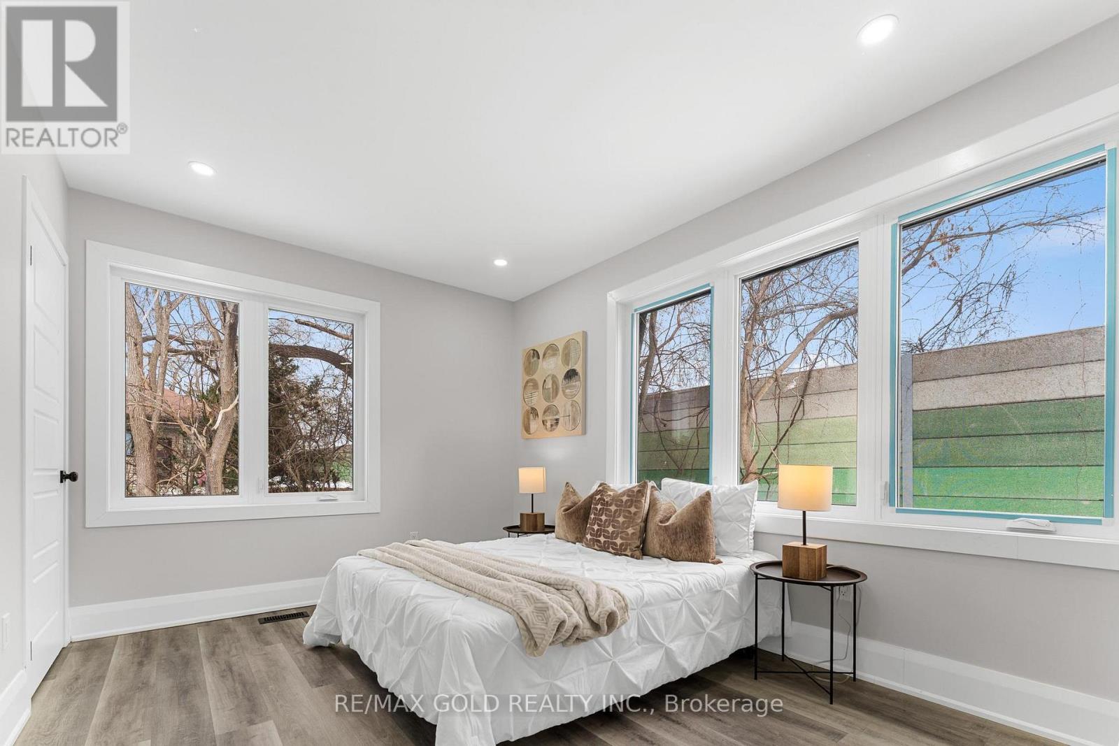 128 Premium Way, Mississauga, Ontario L5B 1A2 - Photo 18 - W12937918