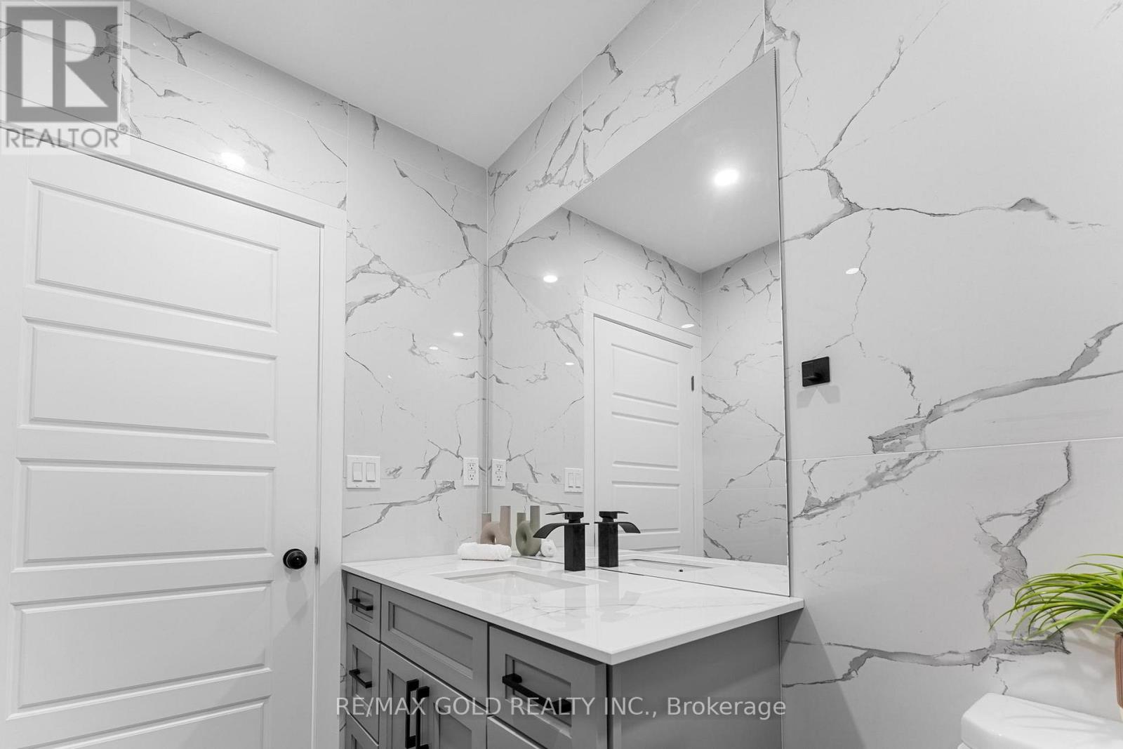 128 Premium Way, Mississauga, Ontario L5B 1A2 - Photo 22 - W12937918