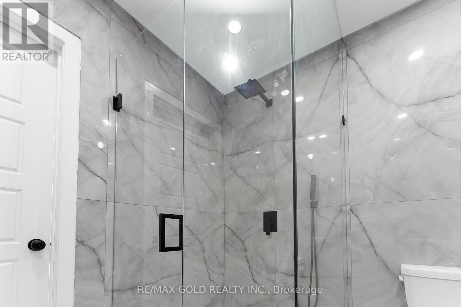 128 Premium Way, Mississauga, Ontario L5B 1A2 - Photo 25 - W12937918