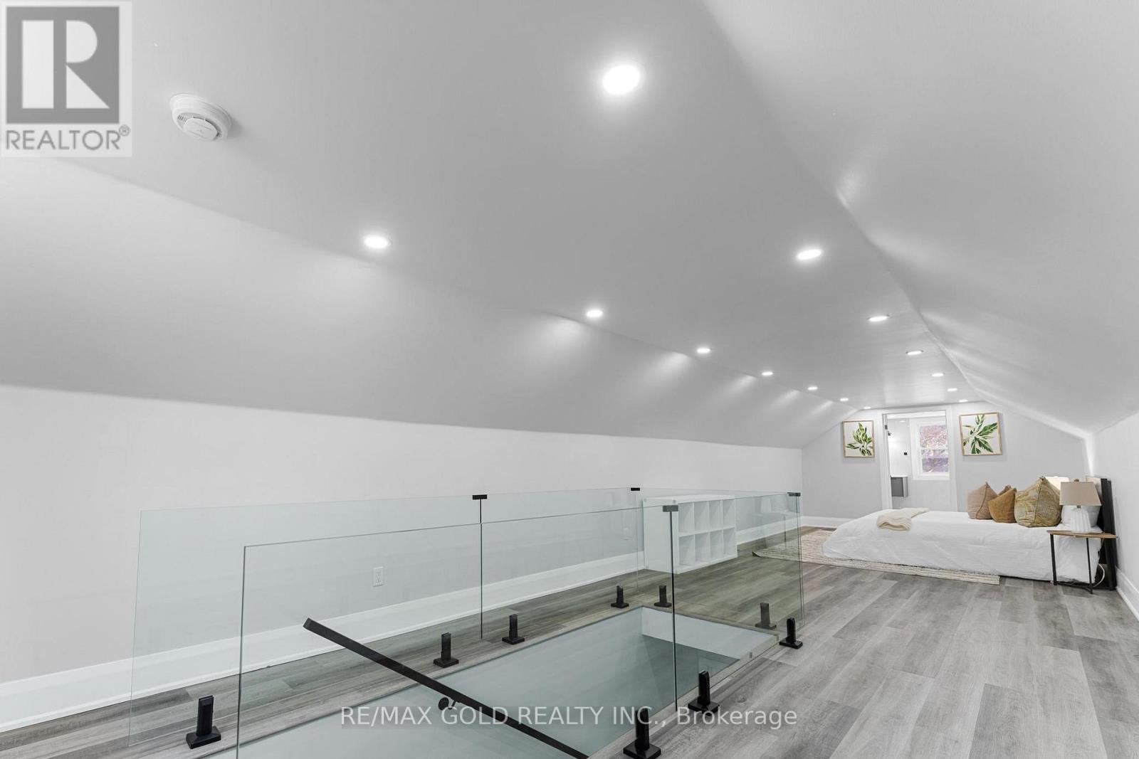 128 Premium Way, Mississauga, Ontario L5B 1A2 - Photo 28 - W12937918