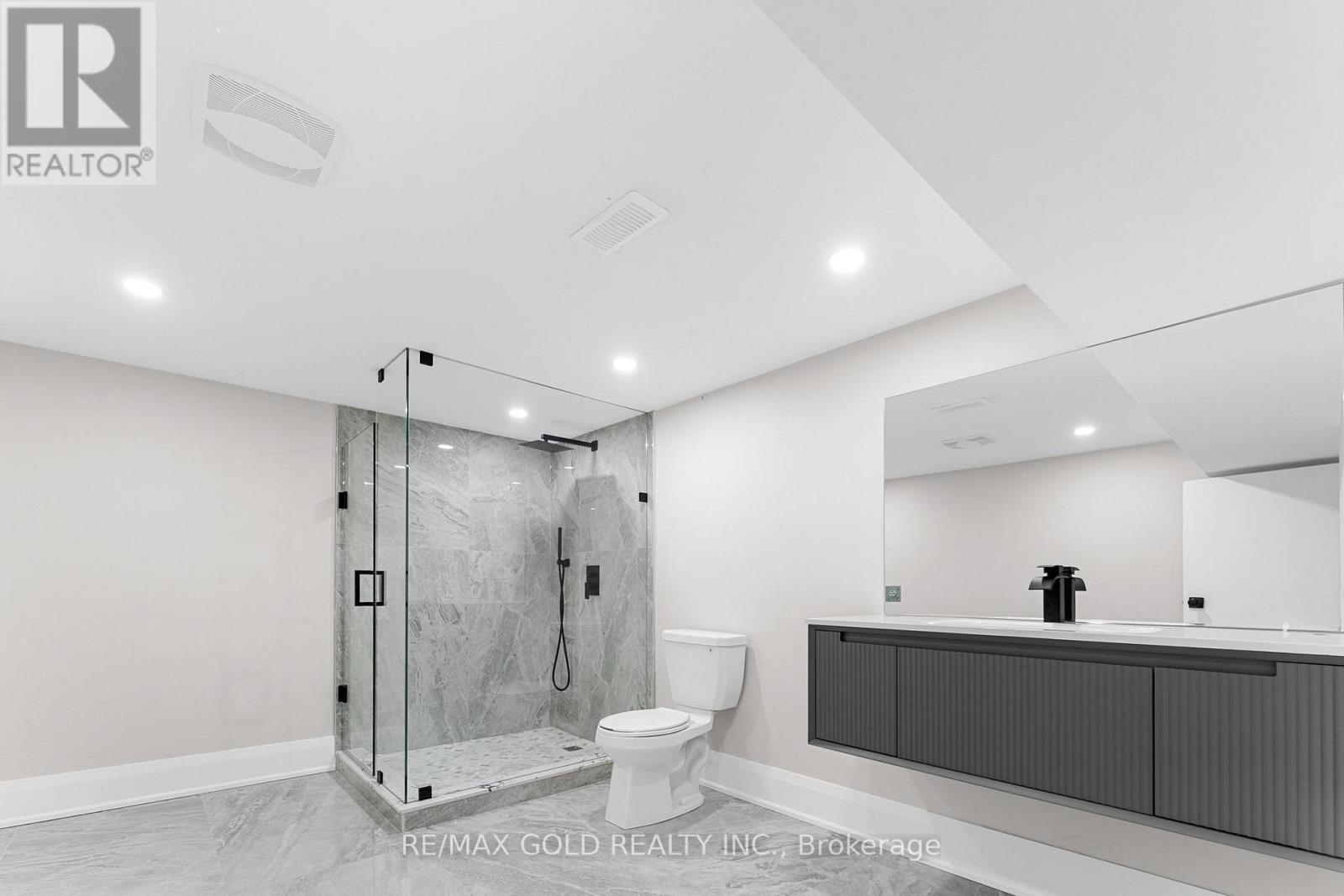 128 Premium Way, Mississauga, Ontario L5B 1A2 - Photo 38 - W12937918