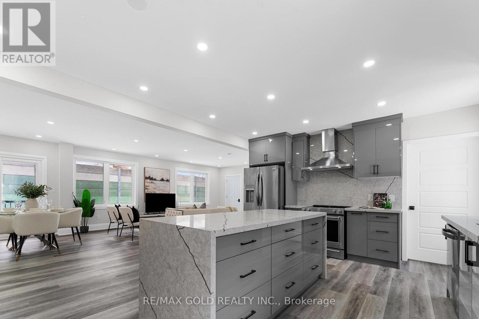 128 Premium Way, Mississauga, Ontario L5B 1A2 - Photo 5 - W12937918