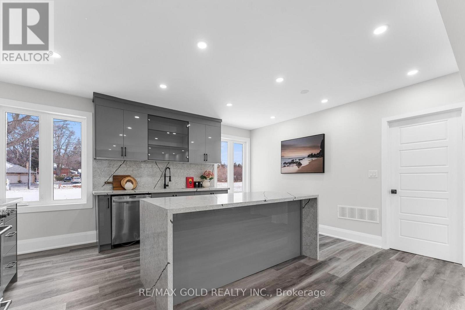 128 Premium Way, Mississauga, Ontario L5B 1A2 - Photo 8 - W12937918