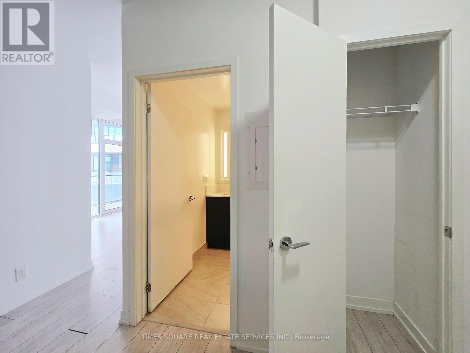 912 - 270 Dufferin Street, Toronto, Ontario  M6K 0H8 - Photo 10 - W12937924