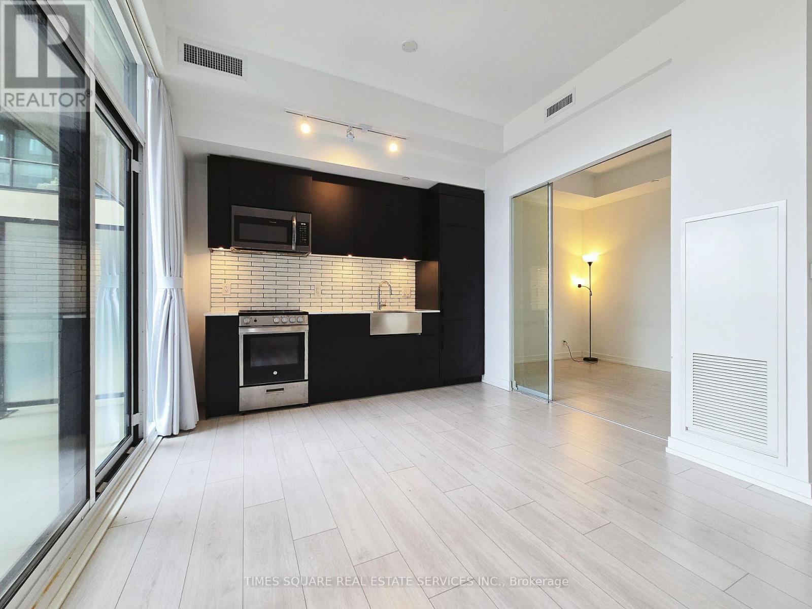 912 - 270 Dufferin Street, Toronto, Ontario  M6K 0H8 - Photo 18 - W12937924