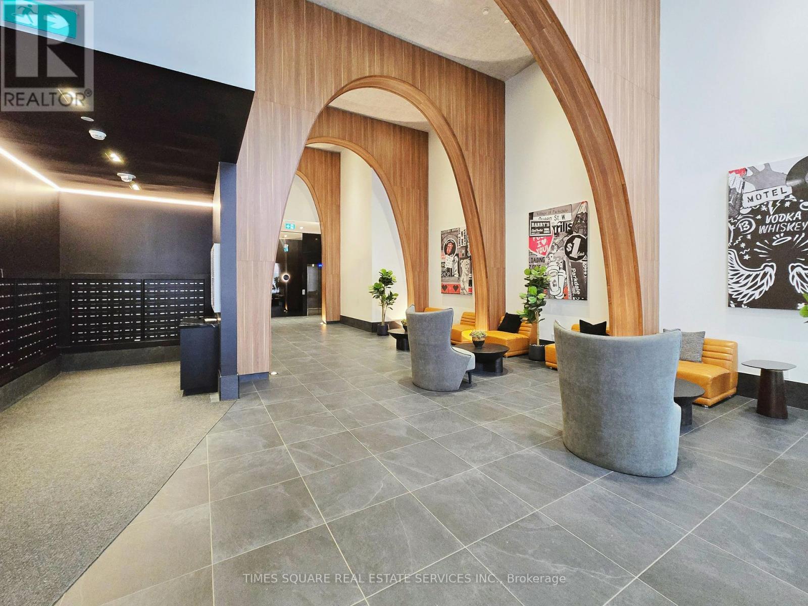 912 - 270 Dufferin Street, Toronto, Ontario  M6K 0H8 - Photo 3 - W12937924