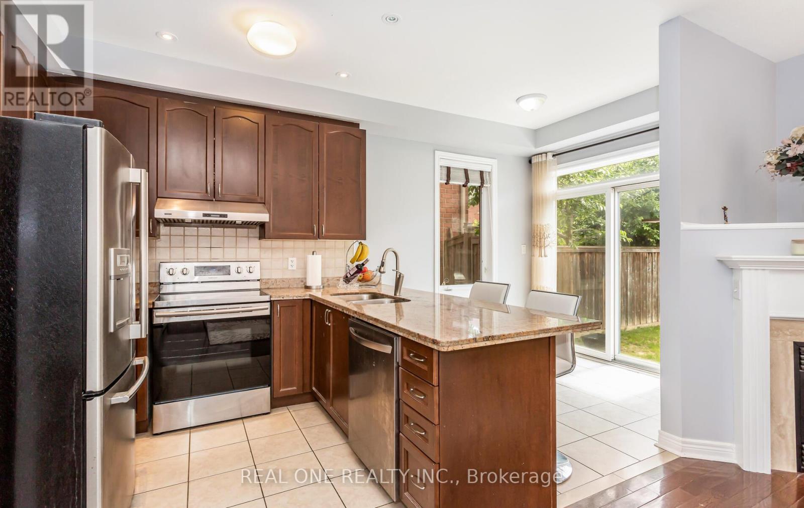 3860 Bloomington Crescent, Mississauga, Ontario  L5M 0A3 - Photo 11 - W12937928