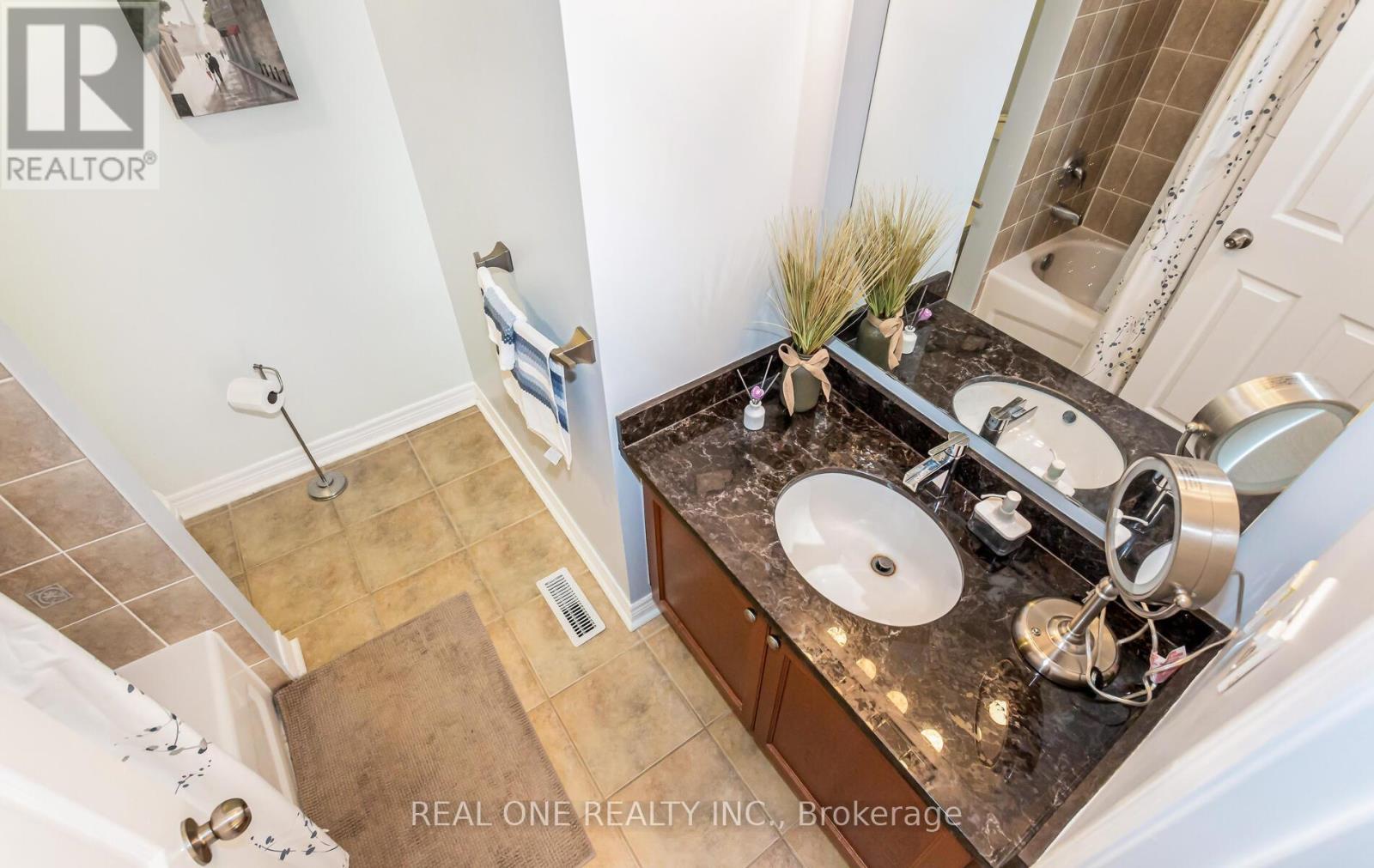 3860 Bloomington Crescent, Mississauga, Ontario  L5M 0A3 - Photo 27 - W12937928