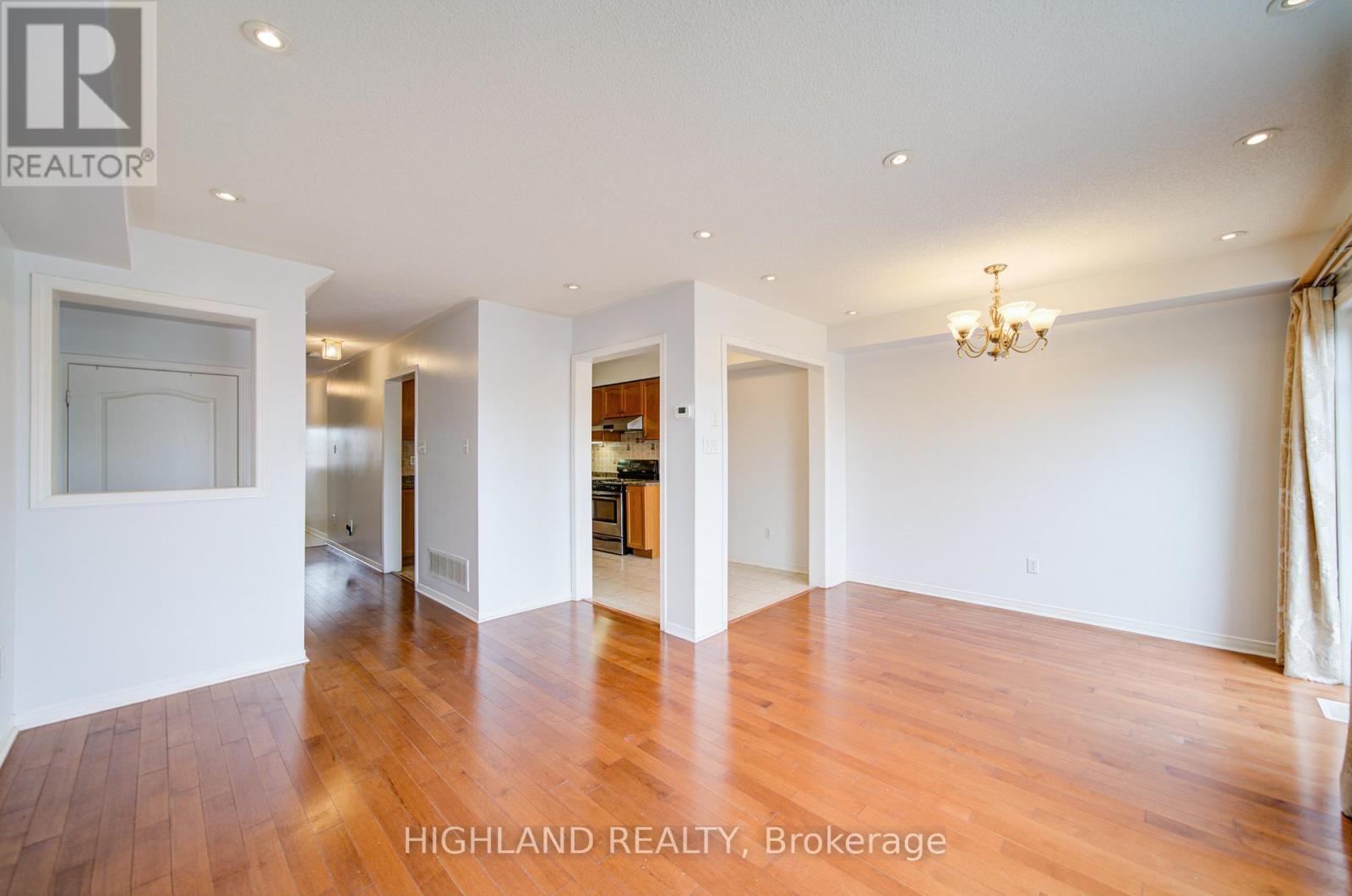 99 - 6399 Spinnaker Circle, Mississauga, Ontario  L5W 1Z5 - Photo 11 - W12937932