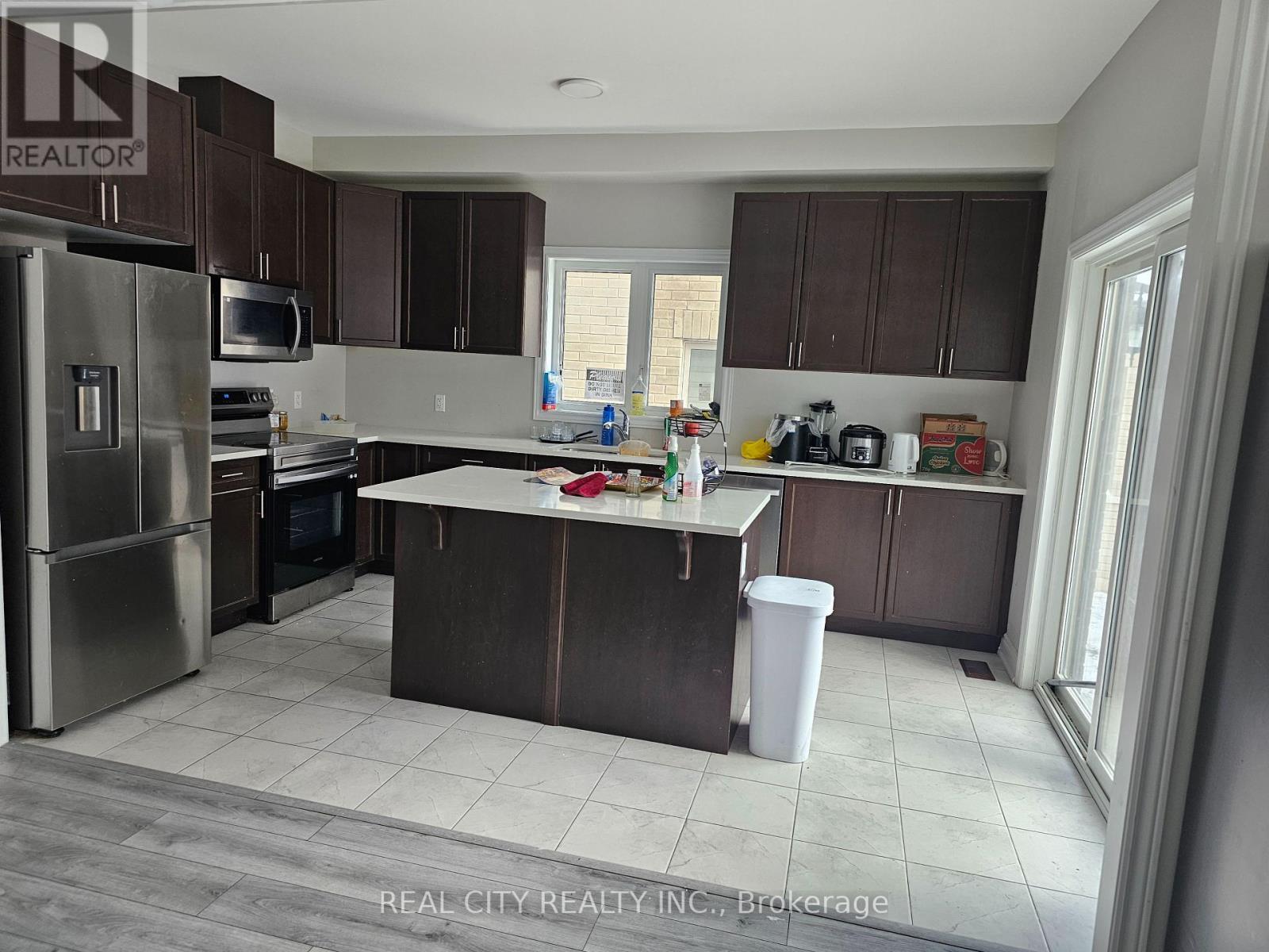 132 Sunset Way, Thorold, Ontario  L0S 1A0 - Photo 8 - X12937950