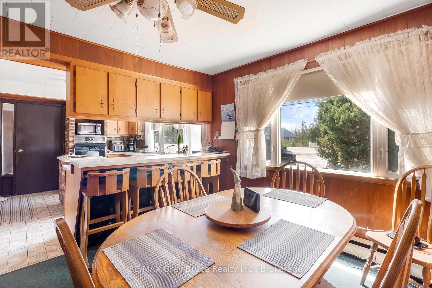 7382 Highway 6, Northern Bruce Peninsula, Ontario  N0H 2R0 - Photo 21 - X12937990