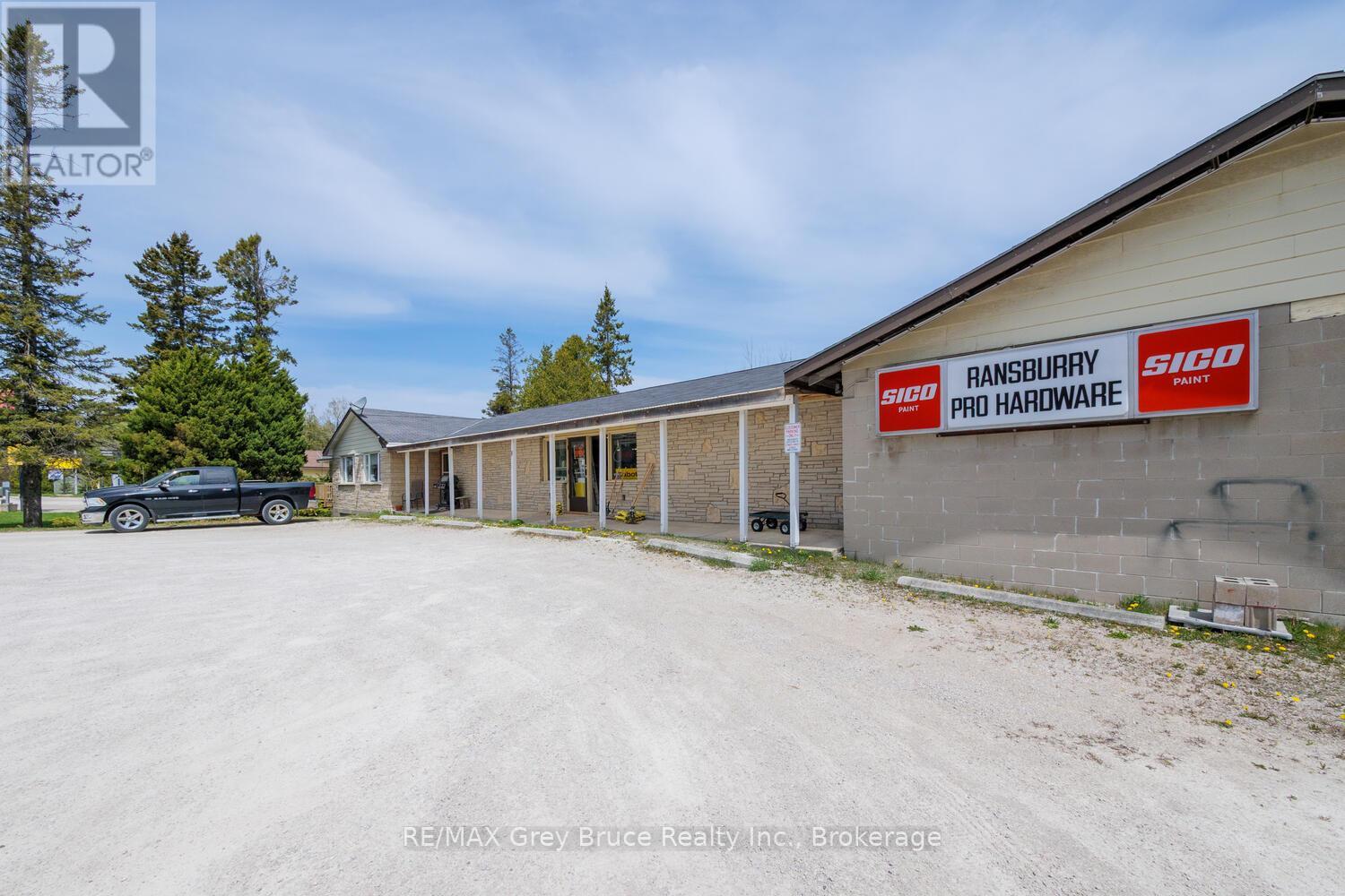 7382 Highway 6, Northern Bruce Peninsula, Ontario  N0H 2R0 - Photo 30 - X12937990