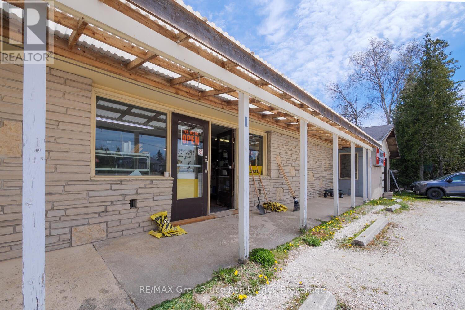 7382 Highway 6, Northern Bruce Peninsula, Ontario  N0H 2R0 - Photo 33 - X12937990