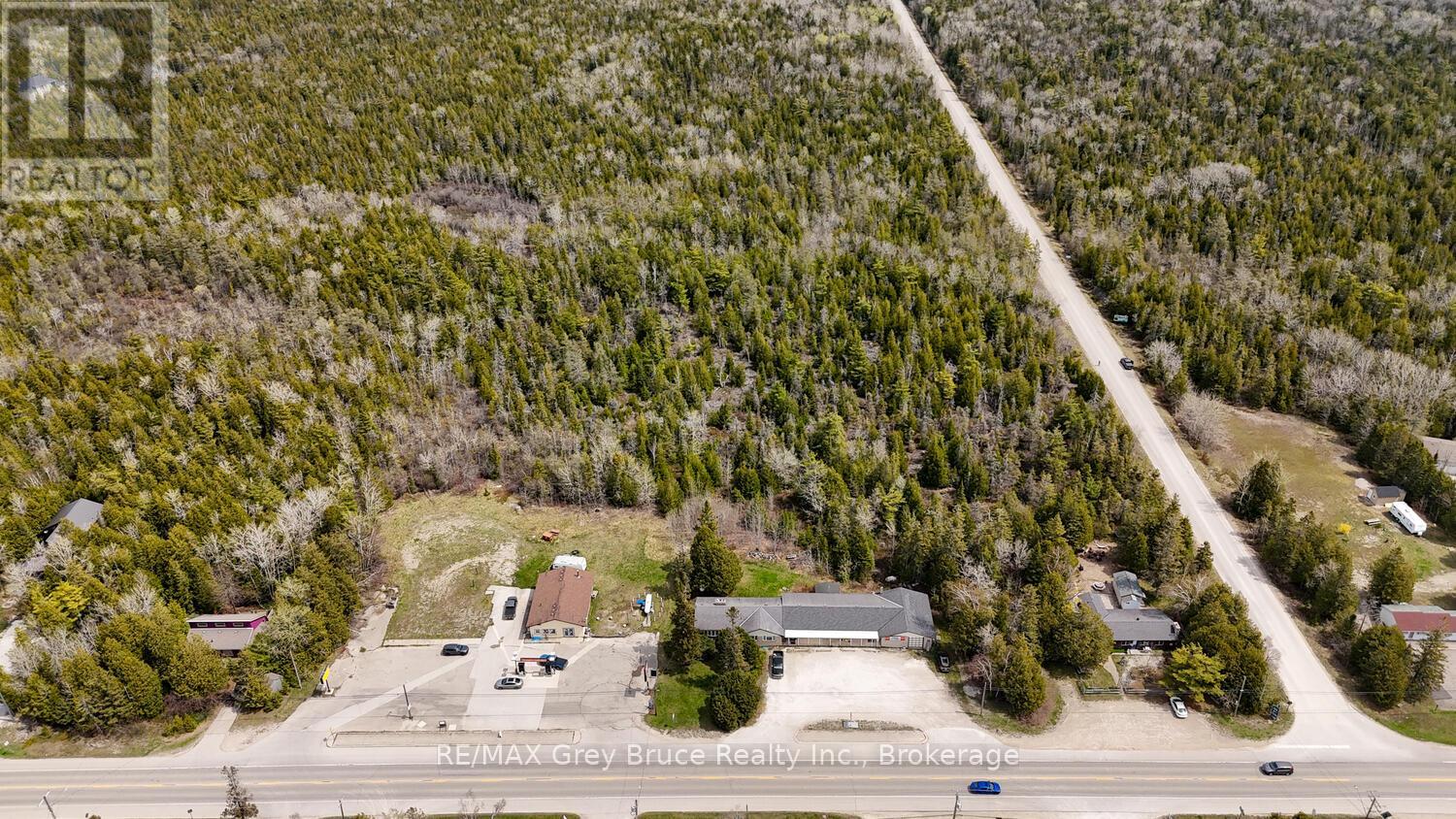 7382 Highway 6, Northern Bruce Peninsula, Ontario  N0H 2R0 - Photo 37 - X12937990