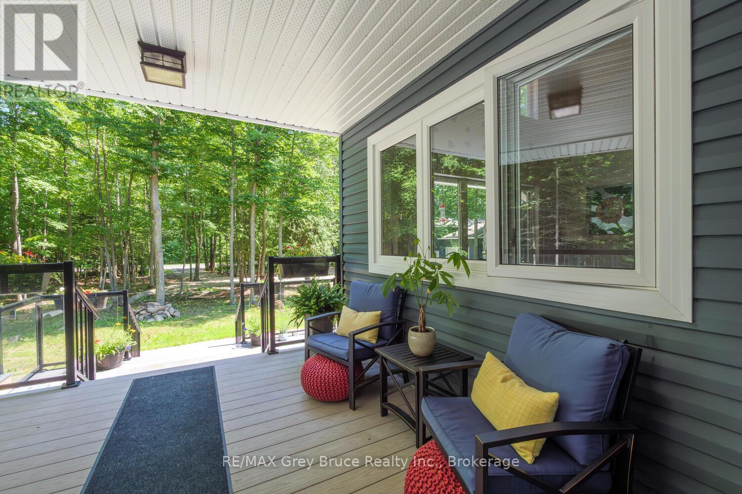 110 Maple Golf Crescent, Northern Bruce Peninsula, Ontario  N0H 2R0 - Photo 13 - X12937998