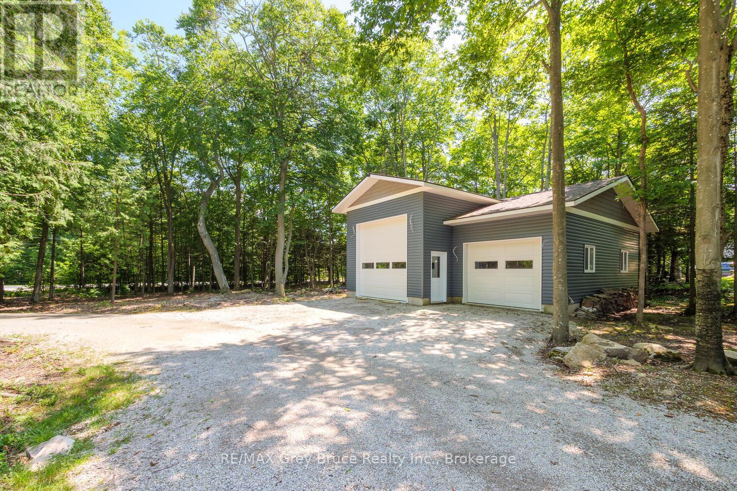 110 Maple Golf Crescent, Northern Bruce Peninsula, Ontario  N0H 2R0 - Photo 2 - X12937998