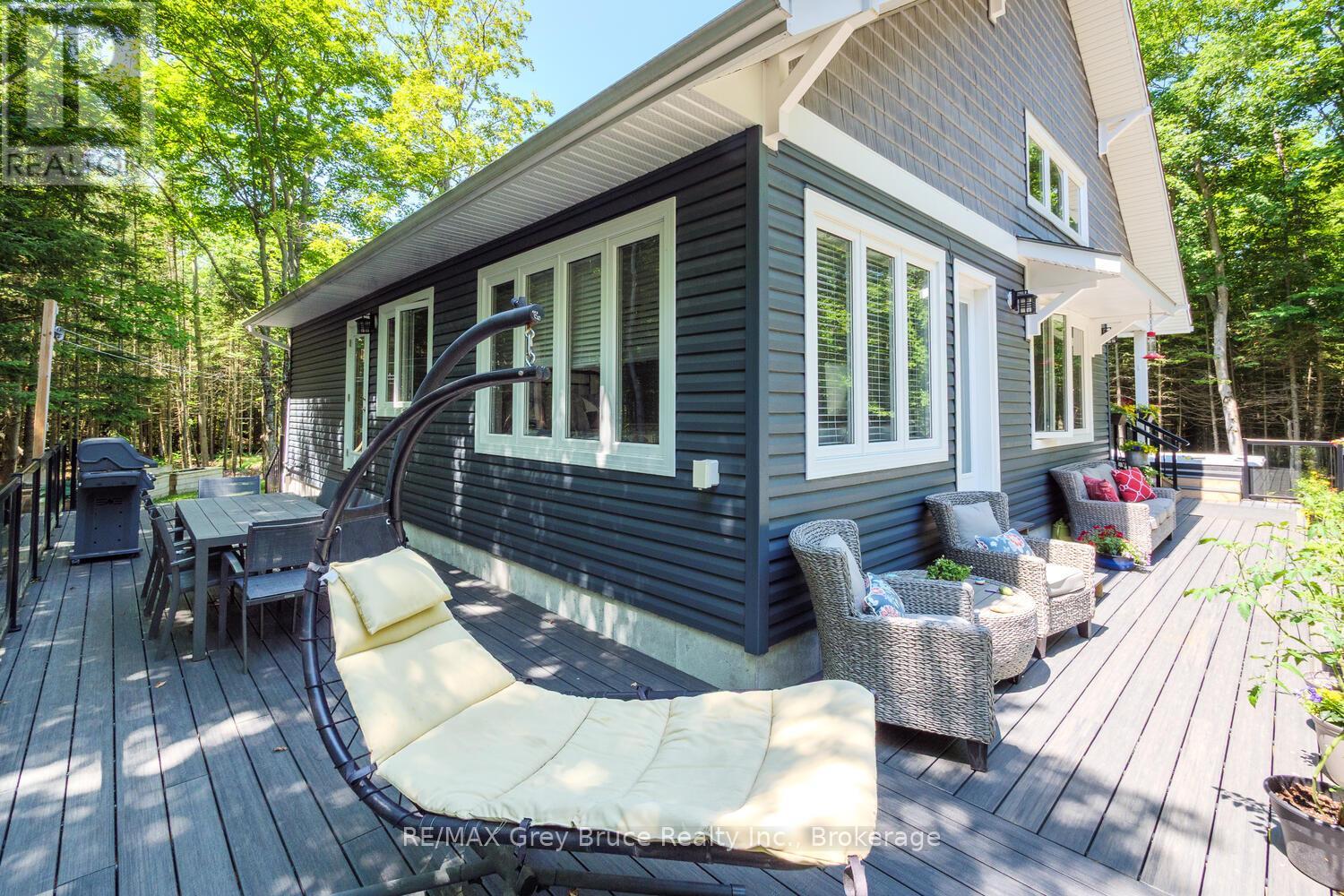 110 Maple Golf Crescent, Northern Bruce Peninsula, Ontario  N0H 2R0 - Photo 36 - X12937998