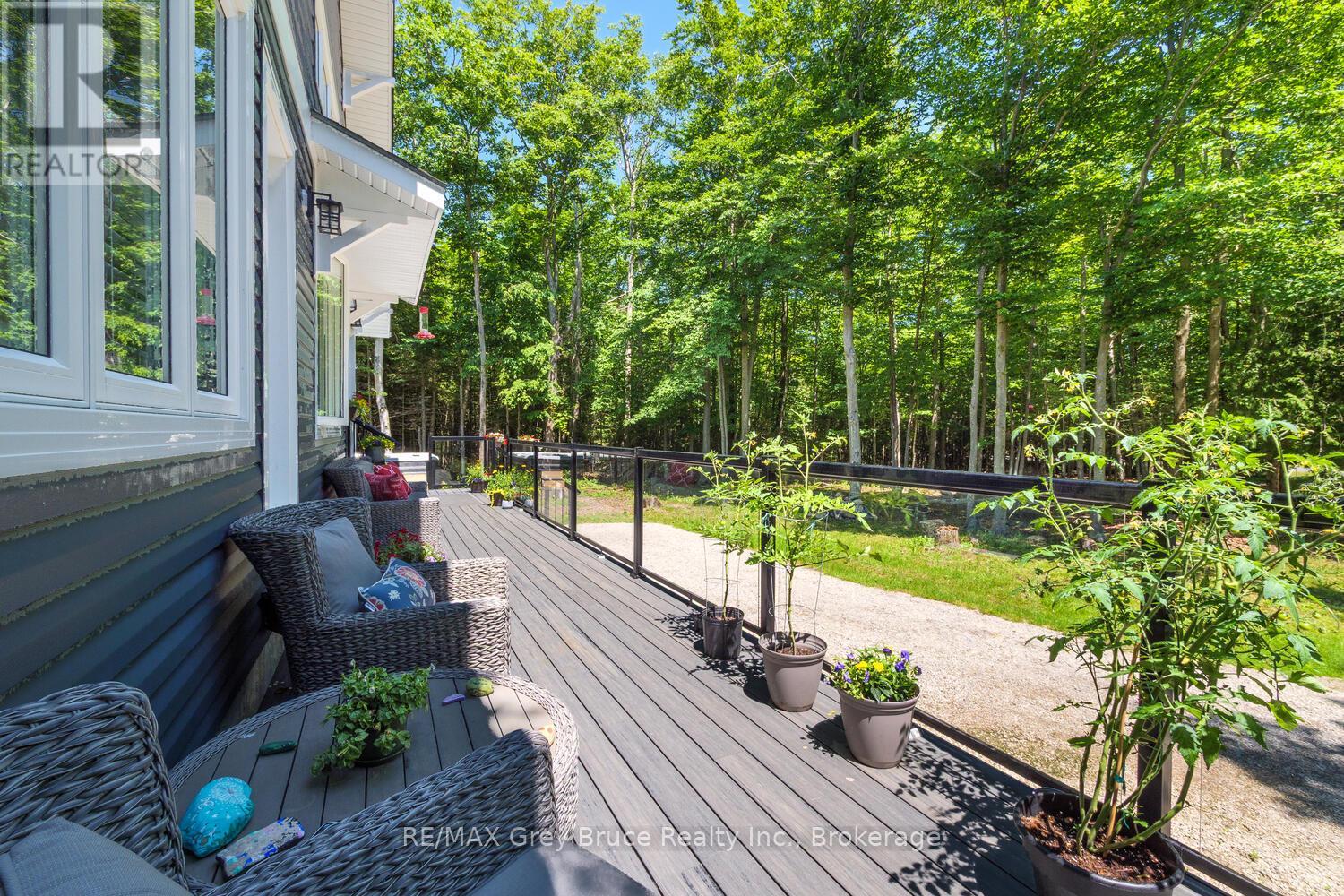 110 Maple Golf Crescent, Northern Bruce Peninsula, Ontario  N0H 2R0 - Photo 37 - X12937998