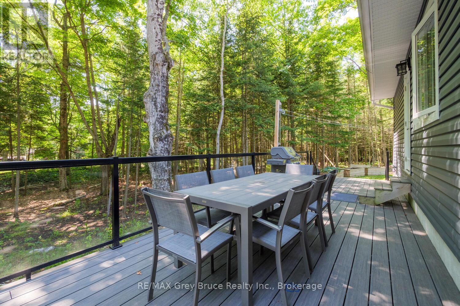 110 Maple Golf Crescent, Northern Bruce Peninsula, Ontario  N0H 2R0 - Photo 40 - X12937998