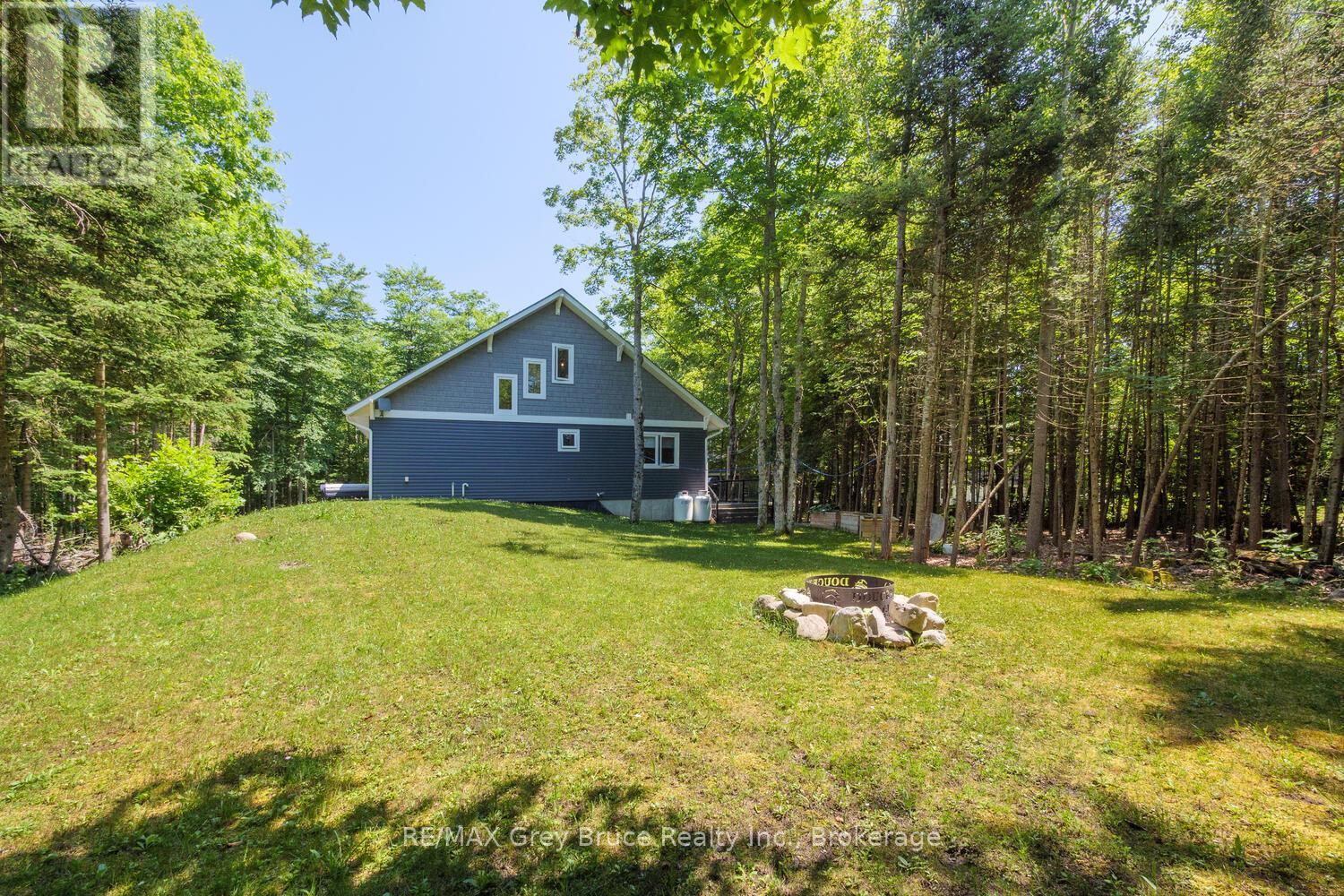 110 Maple Golf Crescent, Northern Bruce Peninsula, Ontario  N0H 2R0 - Photo 41 - X12937998