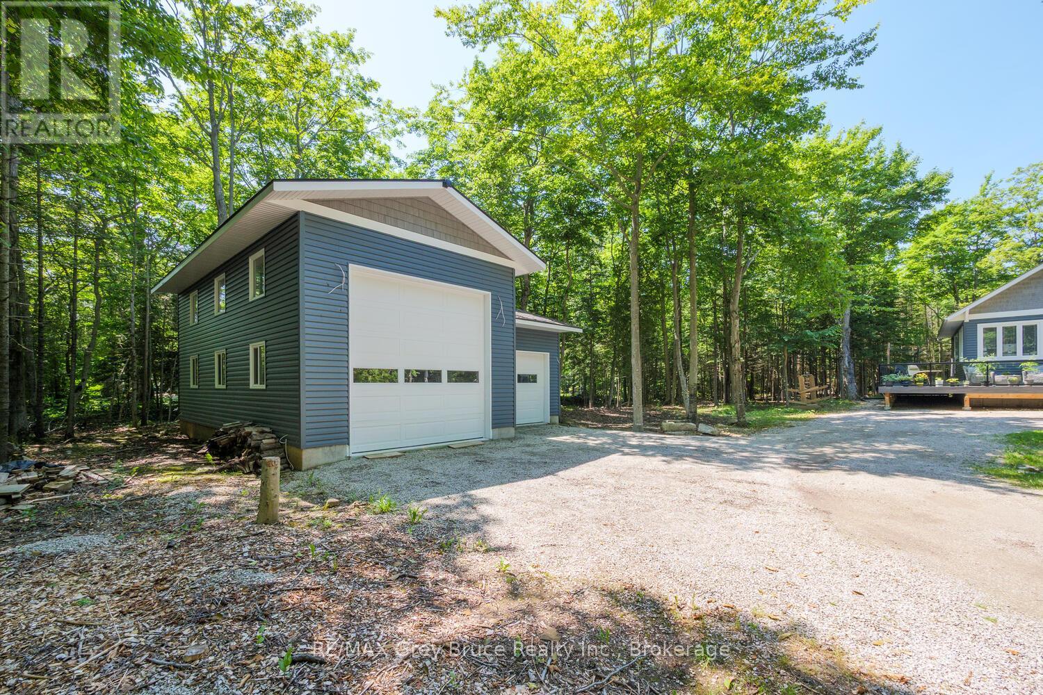 110 Maple Golf Crescent, Northern Bruce Peninsula, Ontario  N0H 2R0 - Photo 42 - X12937998