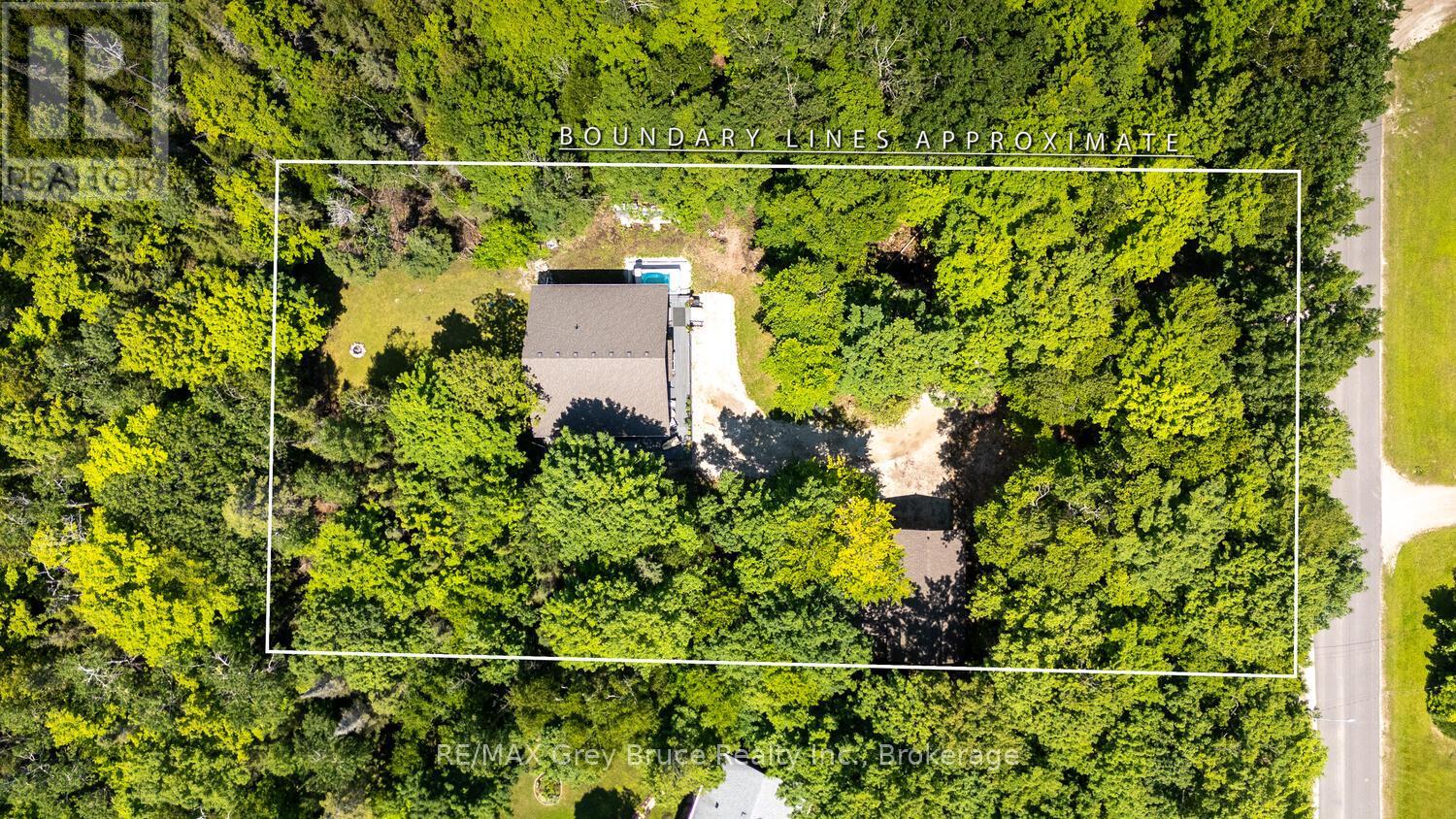 110 Maple Golf Crescent, Northern Bruce Peninsula, Ontario  N0H 2R0 - Photo 5 - X12937998