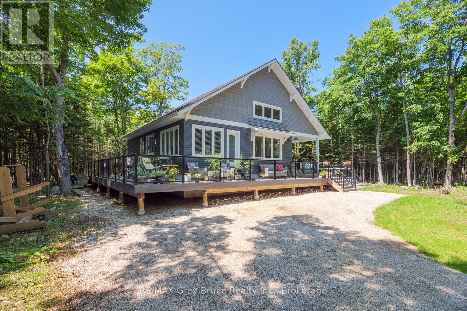 110 Maple Golf Crescent, Northern Bruce Peninsula, Ontario  N0H 2R0 - Photo 6 - X12937998