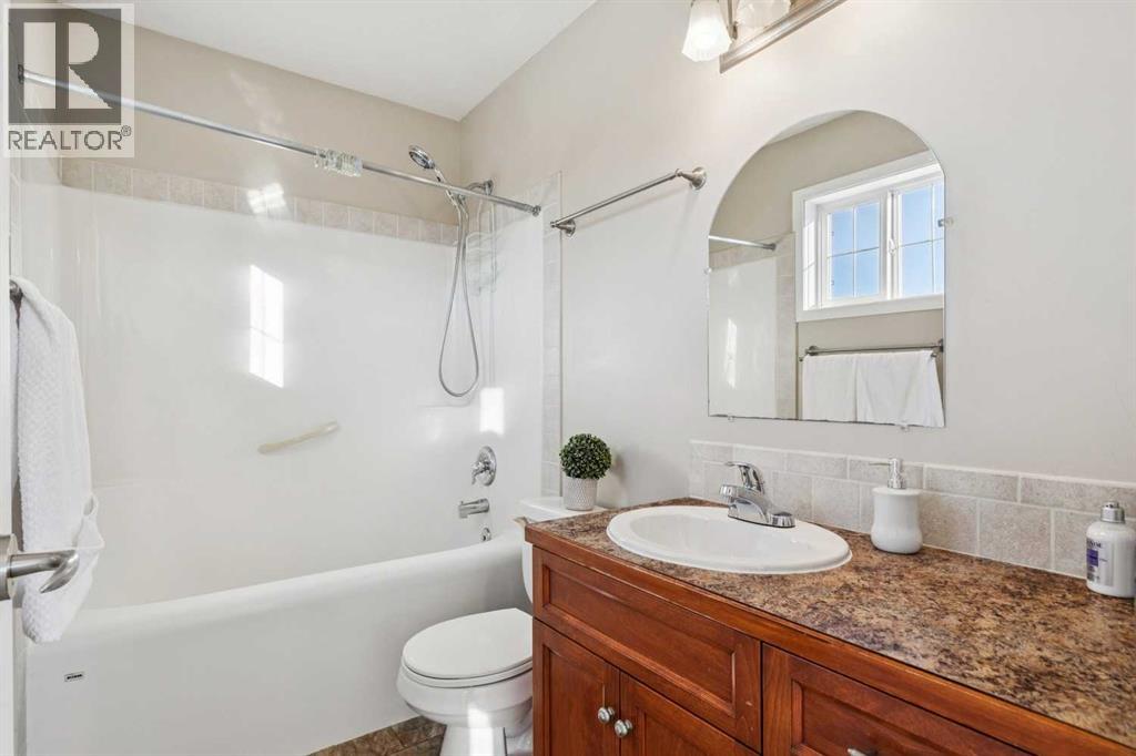 100b Westview Drive, Nanton, Alberta  T0L 1R0 - Photo 30 - A2281194