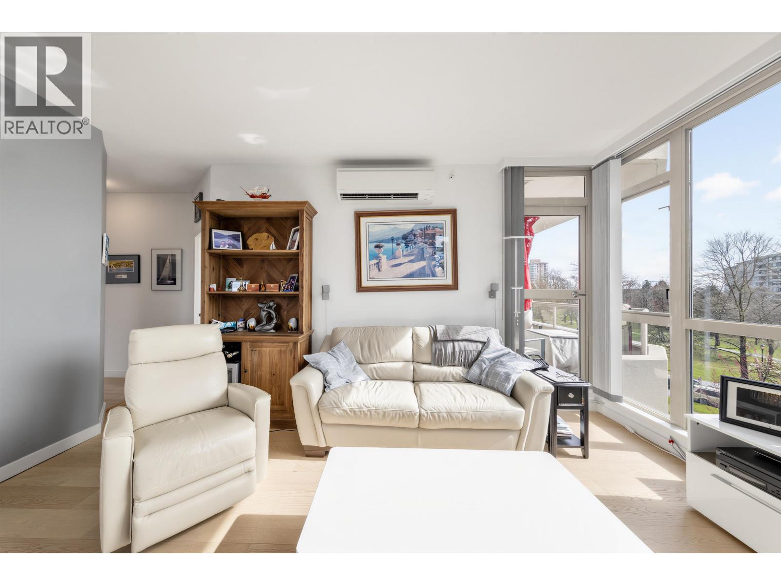 304 160 W Keith Road, North Vancouver, British Columbia  V7M 3M2 - Photo 8 - R3105015