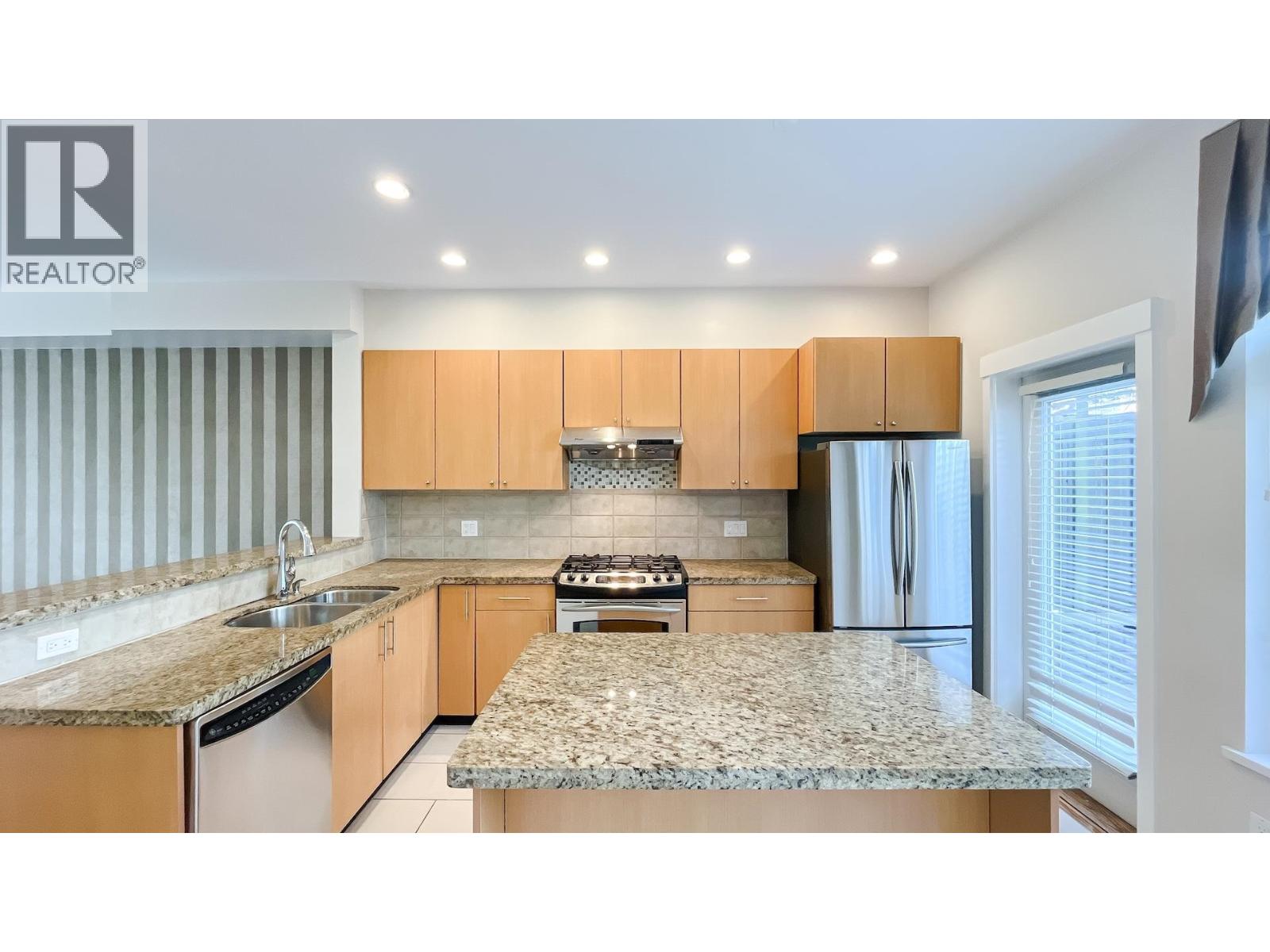 7425 Columbia Street, Vancouver, British Columbia  V5X 4X4 - Photo 9 - R3105031